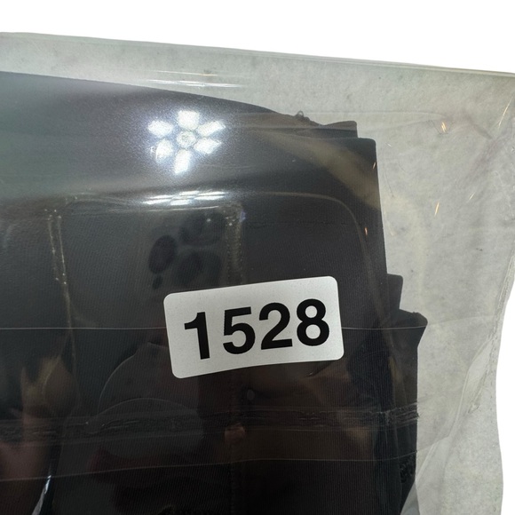 Lululemon Mind Over Miles Crop (17" ) Black Womens siZe 6 - Picture 9 of 9